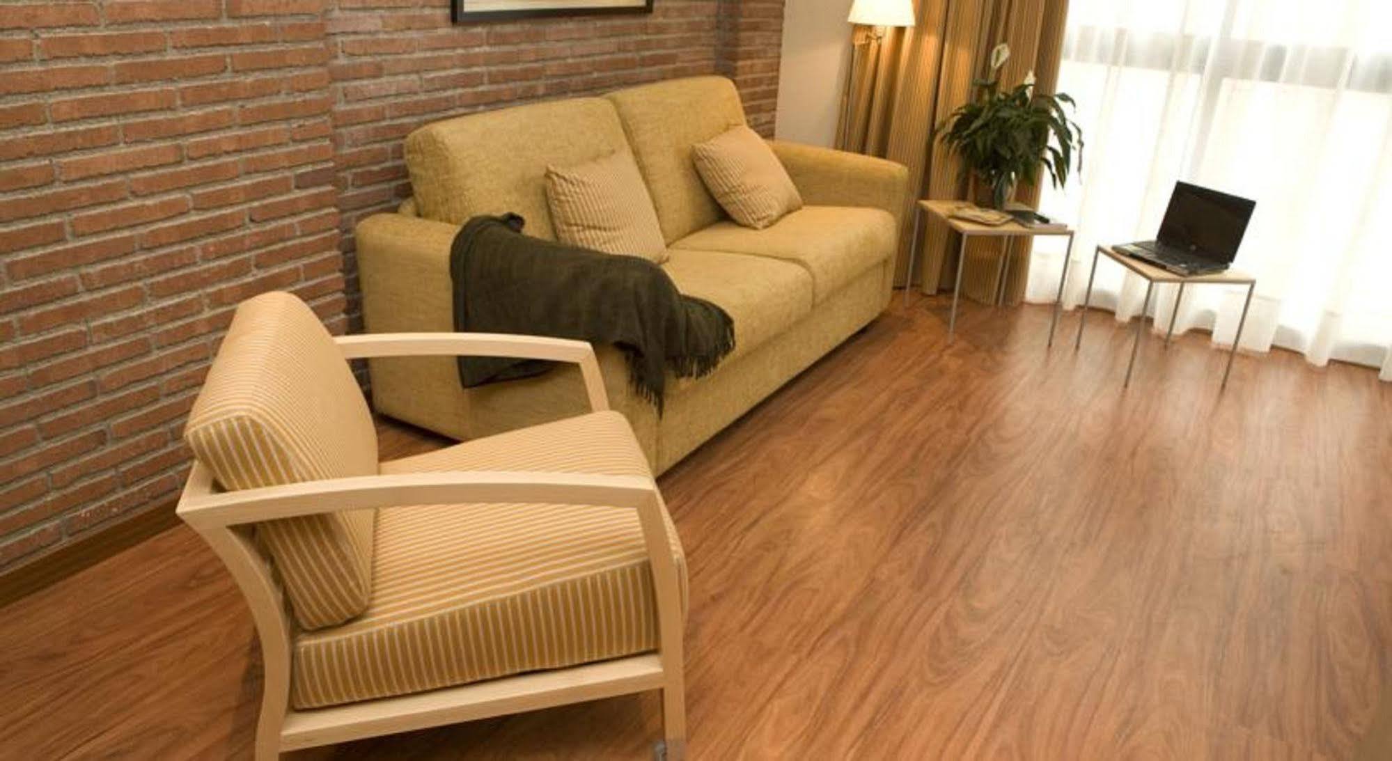 Serennia Cest Apartamentos Arc De Triomf 바르셀로나 외부 사진