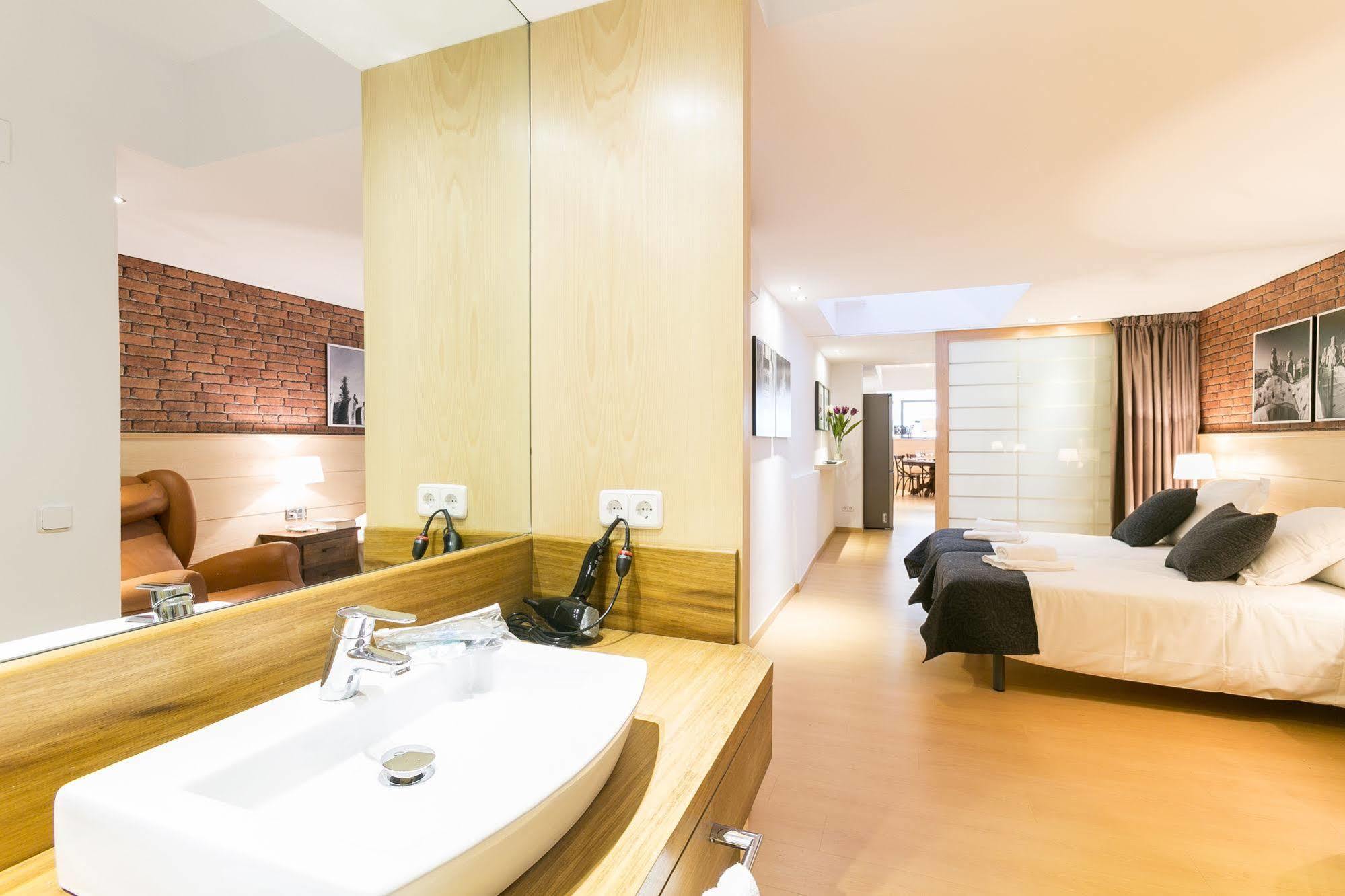 Serennia Cest Apartamentos Arc De Triomf 바르셀로나 외부 사진
